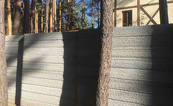 Один из новых поколений заборов