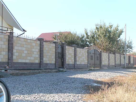 Применение декоративного шлакоблока в строительстве в Харькове